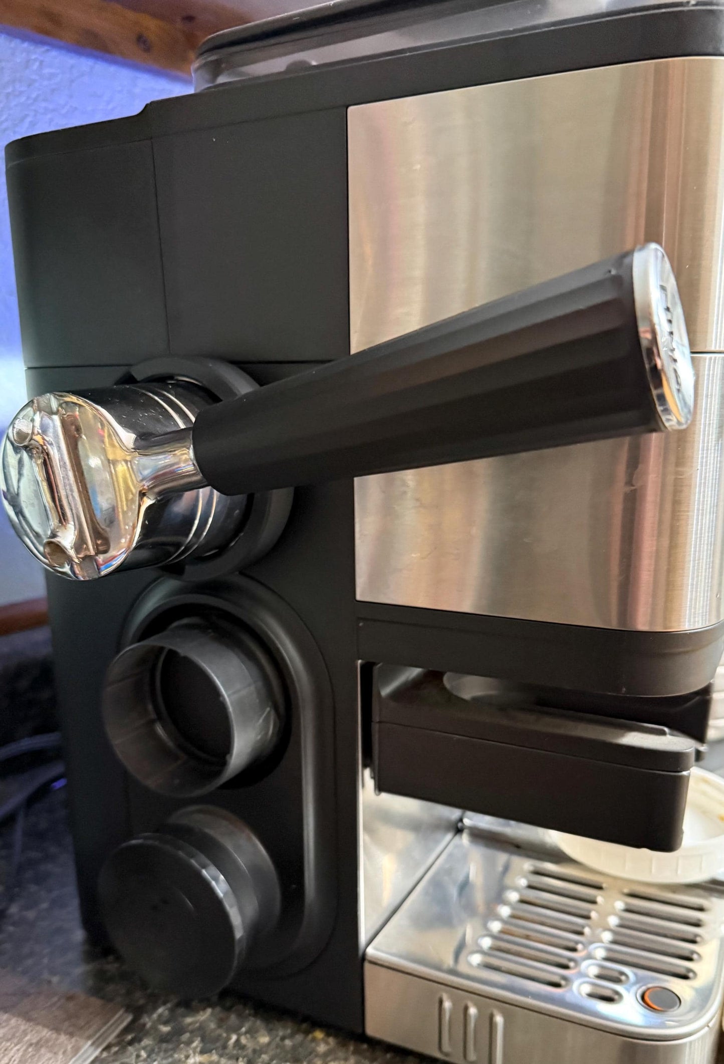 Ninja Luxe portafilter holder